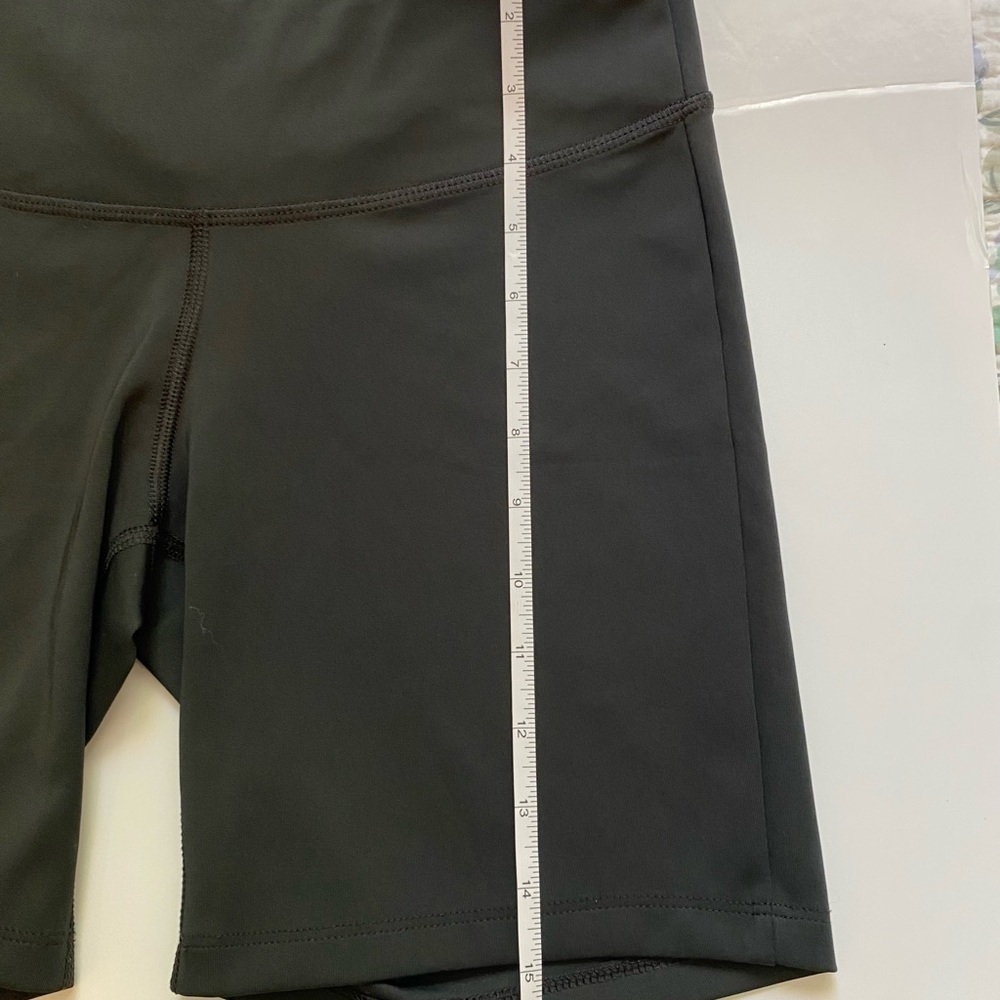 NEW BALANCE Sleek High Rise Bike Running Shorts Size Medium - Picture 5 of 6